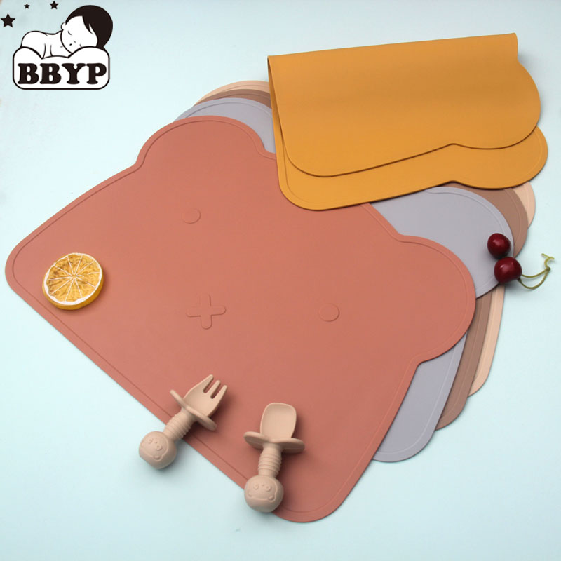 Kitchen Gadgets Photo - Tovaglietta in silicone con orso cartone